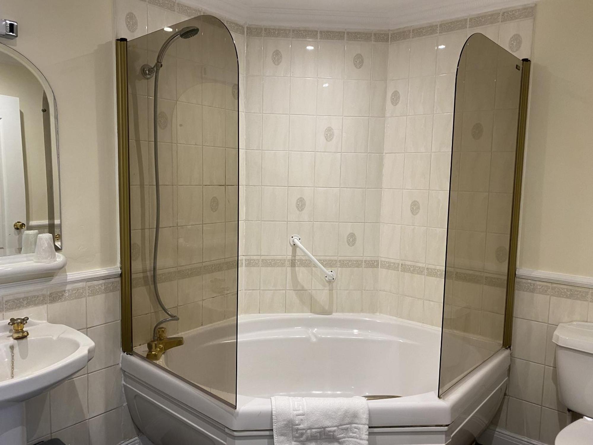 The George Hotel Pangbourne Eksteriør billede